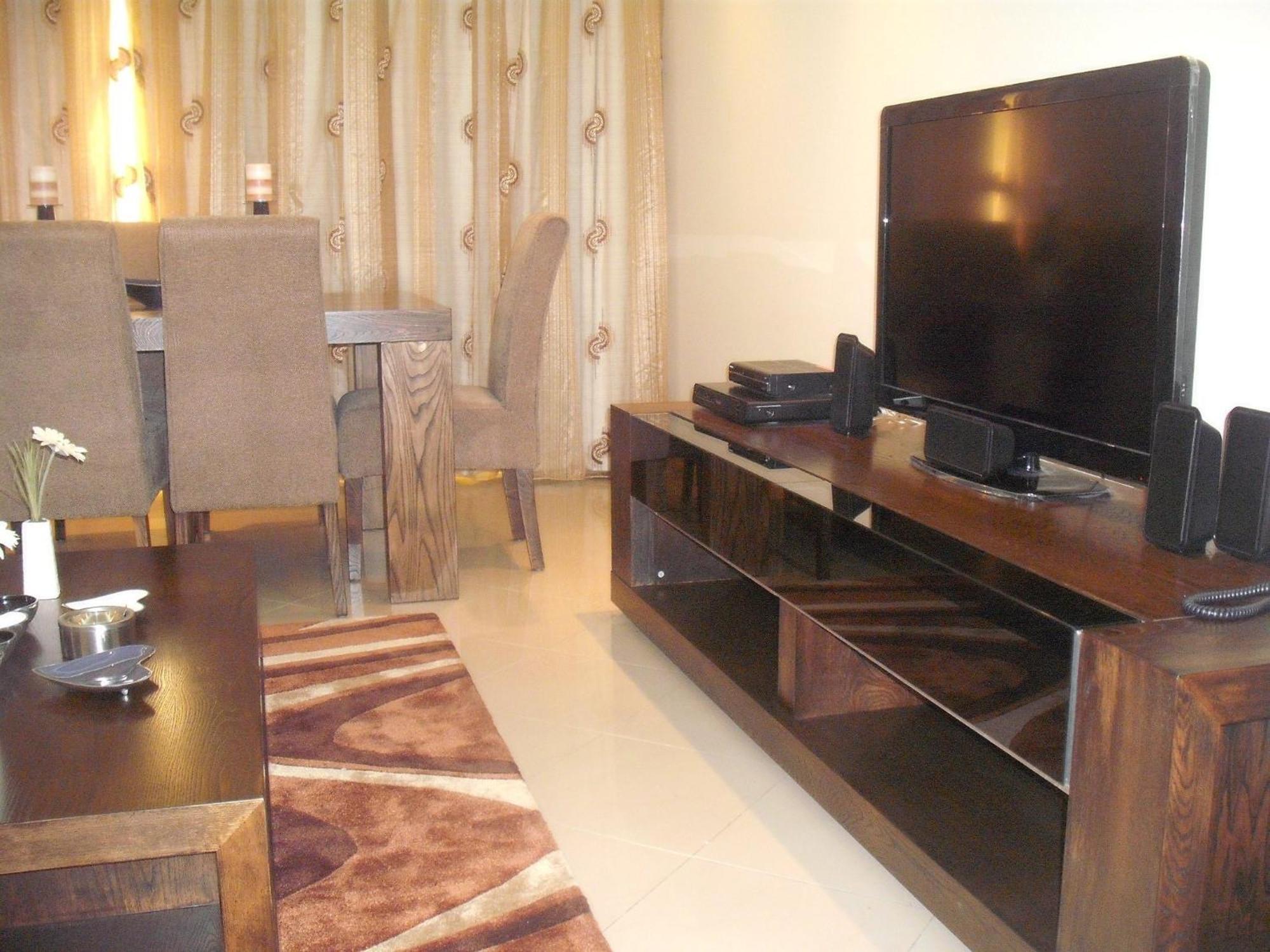 Abu Dhabi Plaza Hotel Apartments Dış mekan fotoğraf