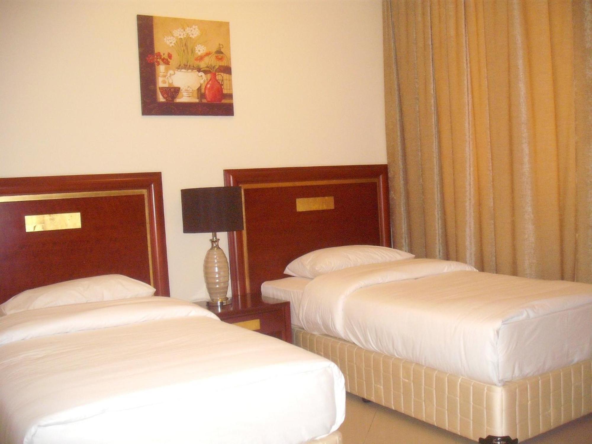 Abu Dhabi Plaza Hotel Apartments Dış mekan fotoğraf