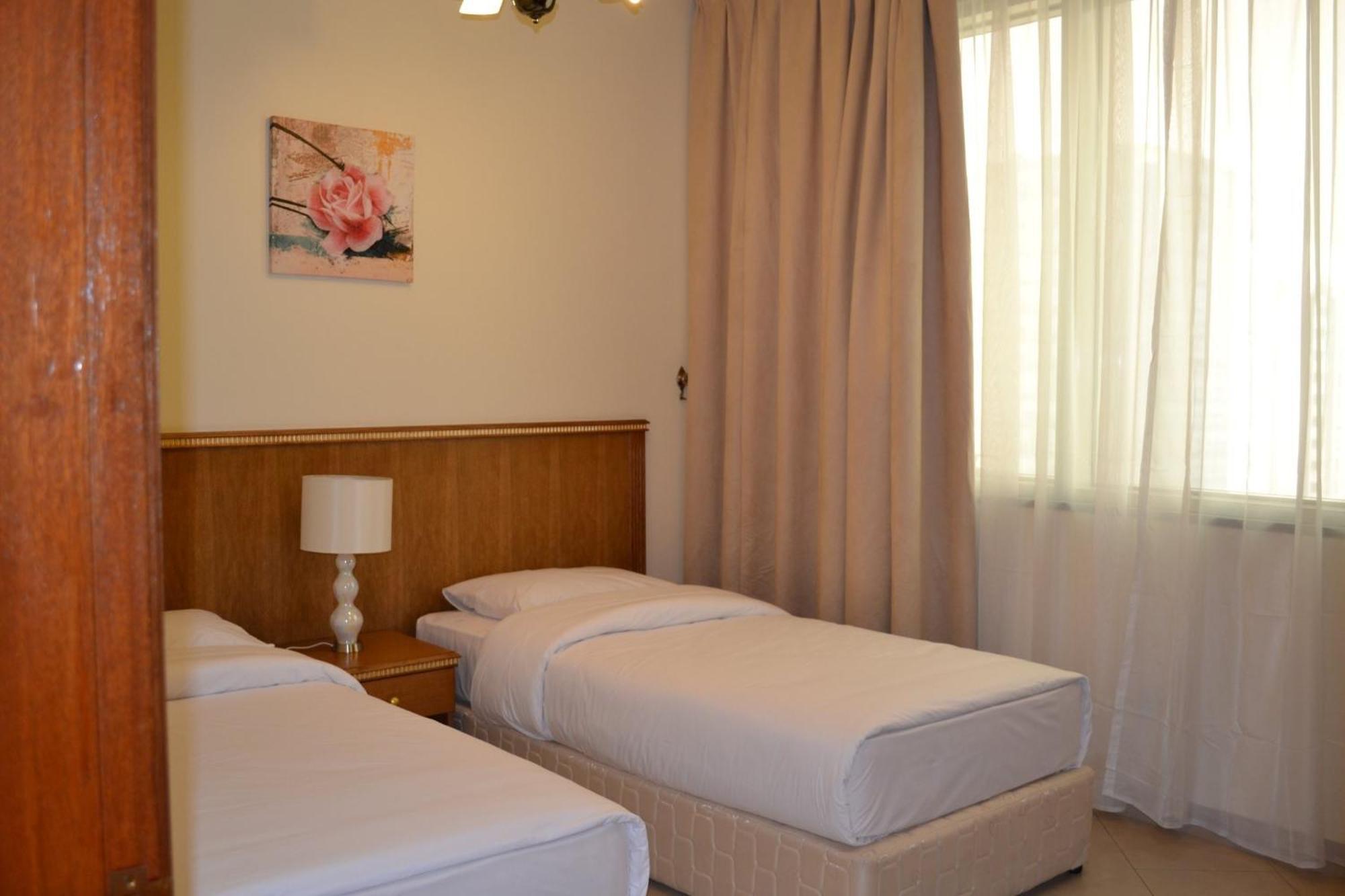 Abu Dhabi Plaza Hotel Apartments Dış mekan fotoğraf
