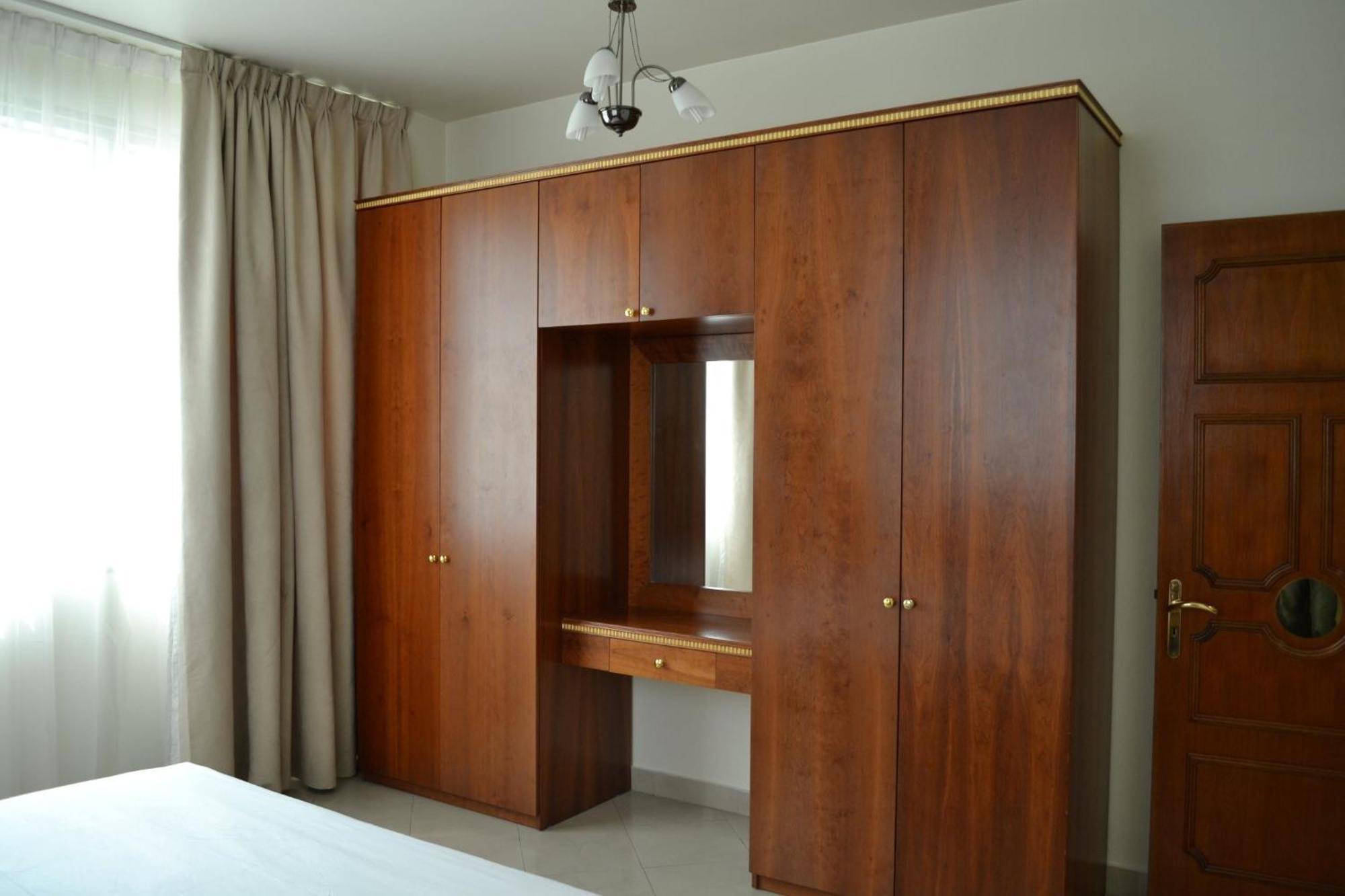 Abu Dhabi Plaza Hotel Apartments Dış mekan fotoğraf