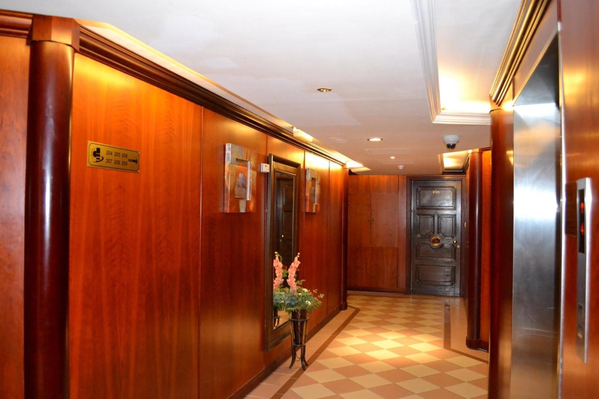 Abu Dhabi Plaza Hotel Apartments Dış mekan fotoğraf