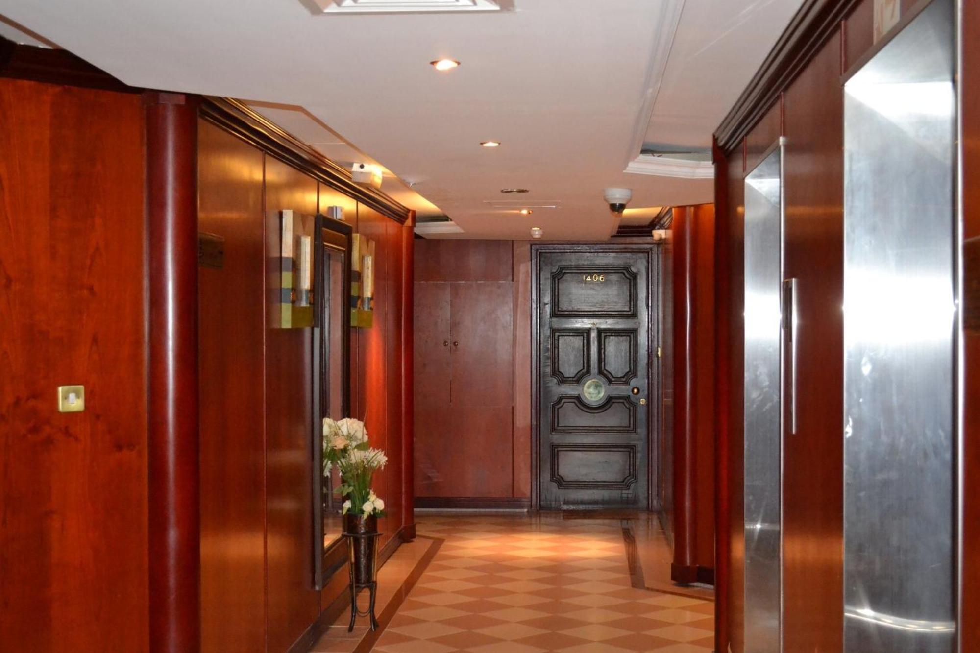 Abu Dhabi Plaza Hotel Apartments Dış mekan fotoğraf