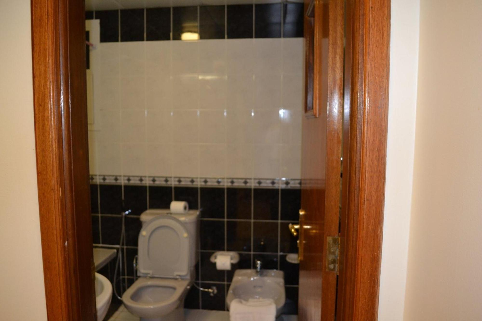 Abu Dhabi Plaza Hotel Apartments Dış mekan fotoğraf
