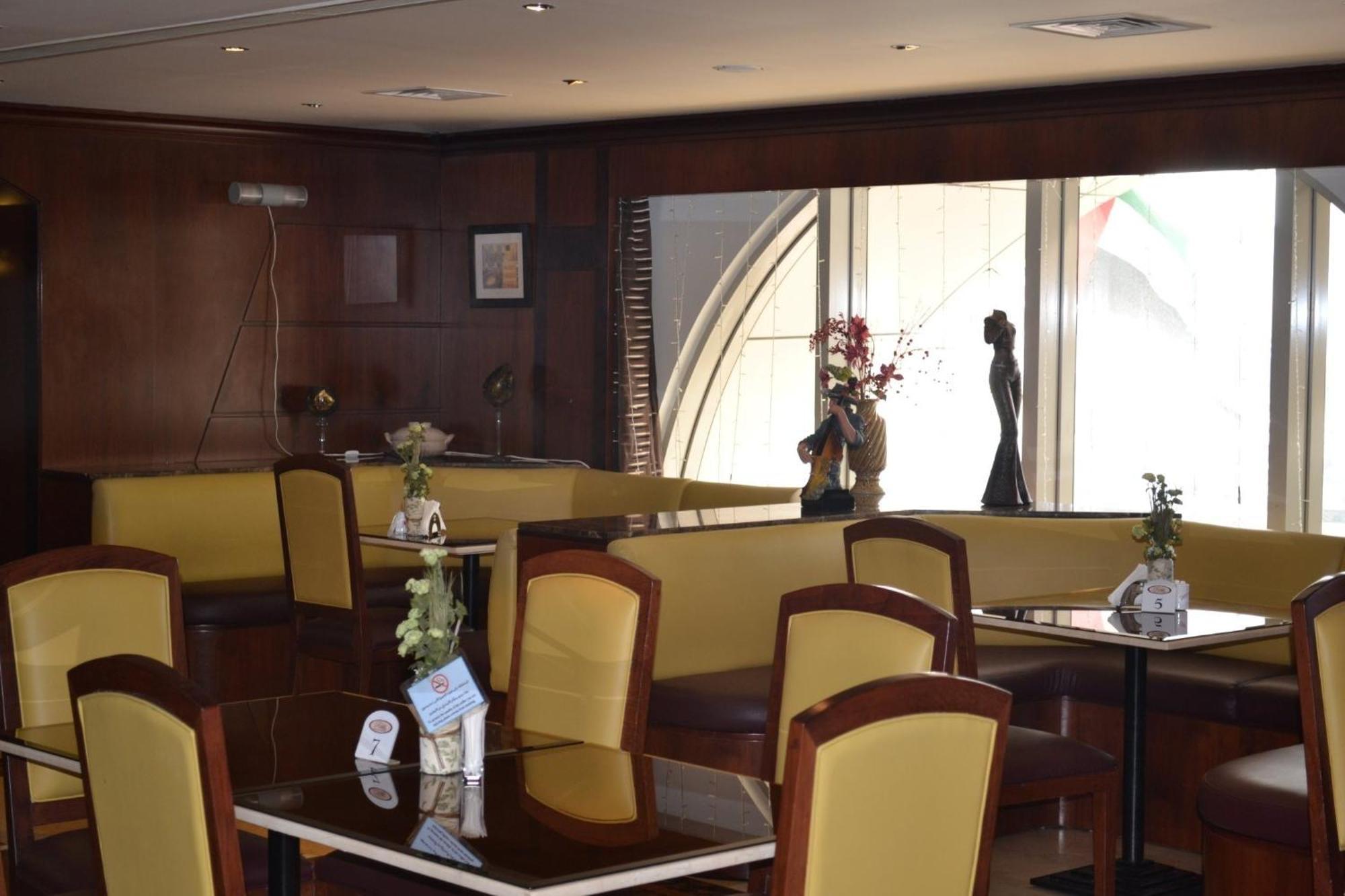 Abu Dhabi Plaza Hotel Apartments Dış mekan fotoğraf