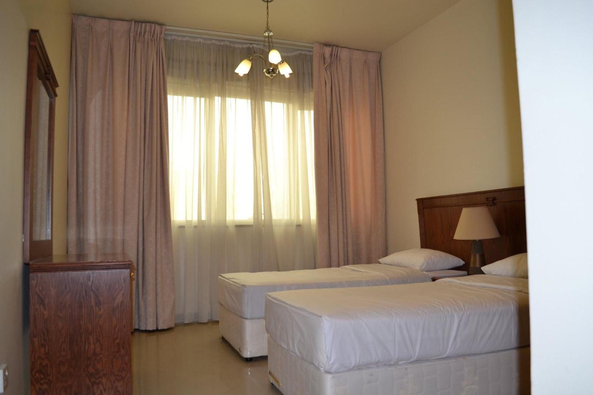 Abu Dhabi Plaza Hotel Apartments Dış mekan fotoğraf