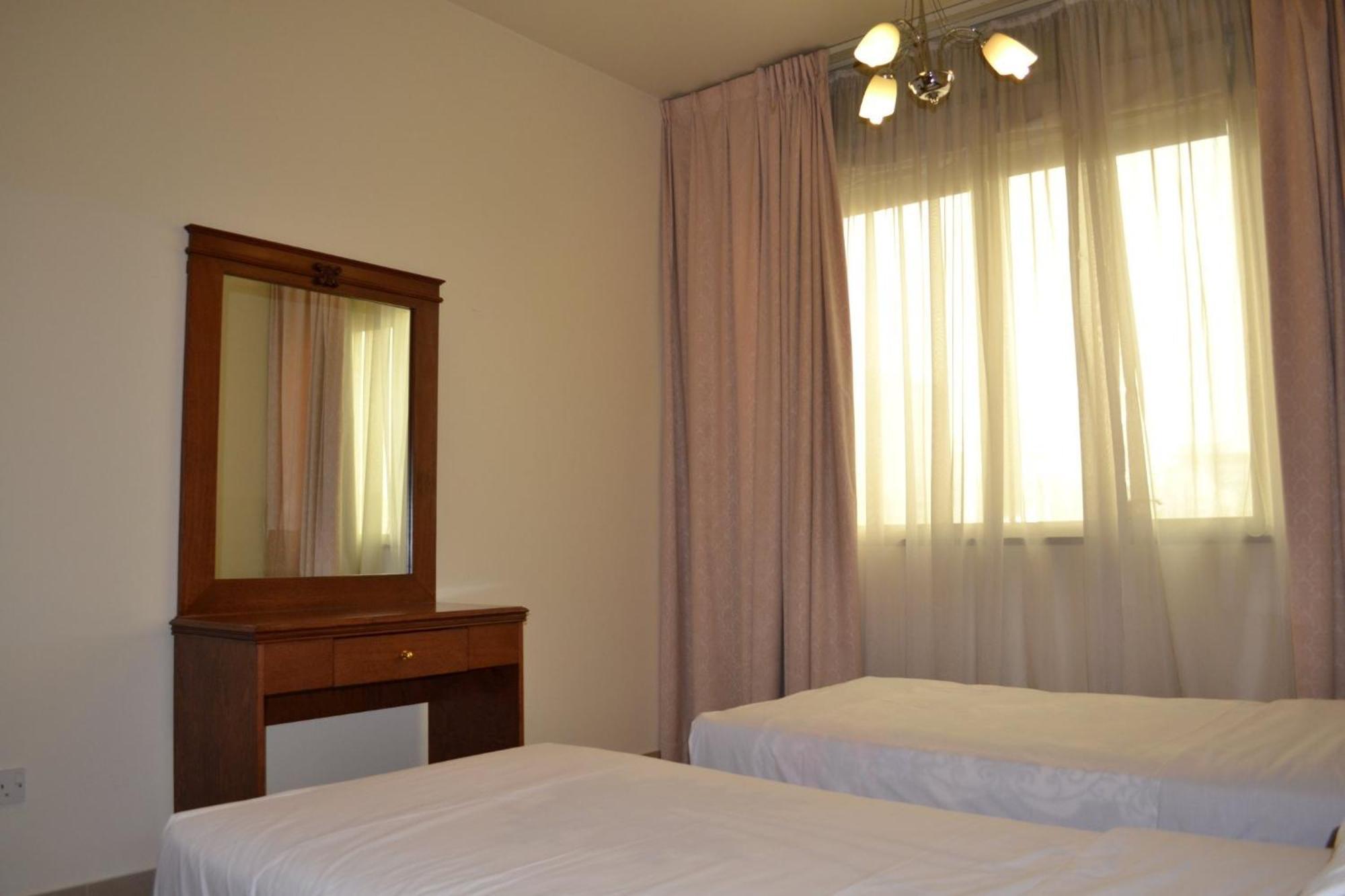 Abu Dhabi Plaza Hotel Apartments Dış mekan fotoğraf