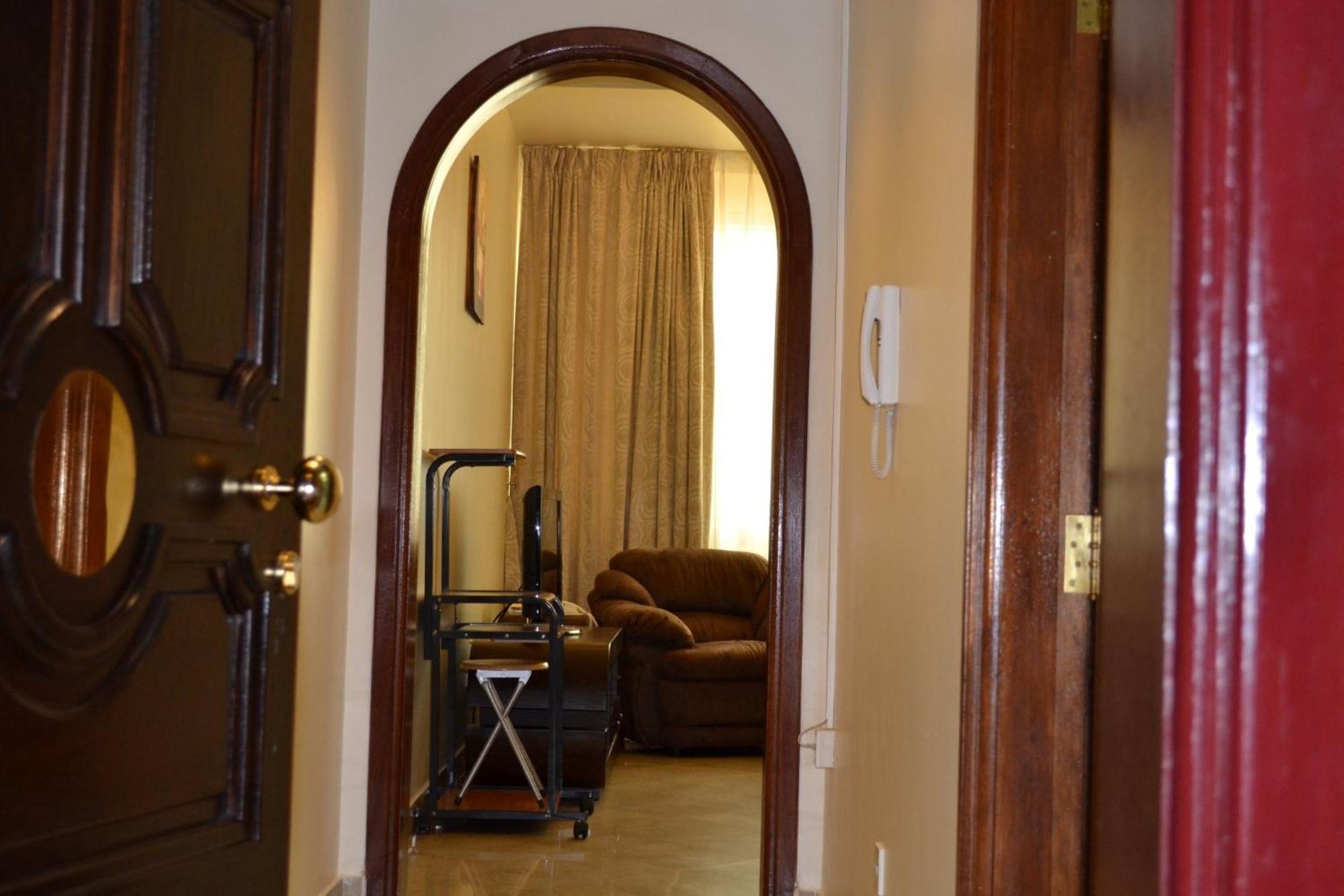 Abu Dhabi Plaza Hotel Apartments Dış mekan fotoğraf