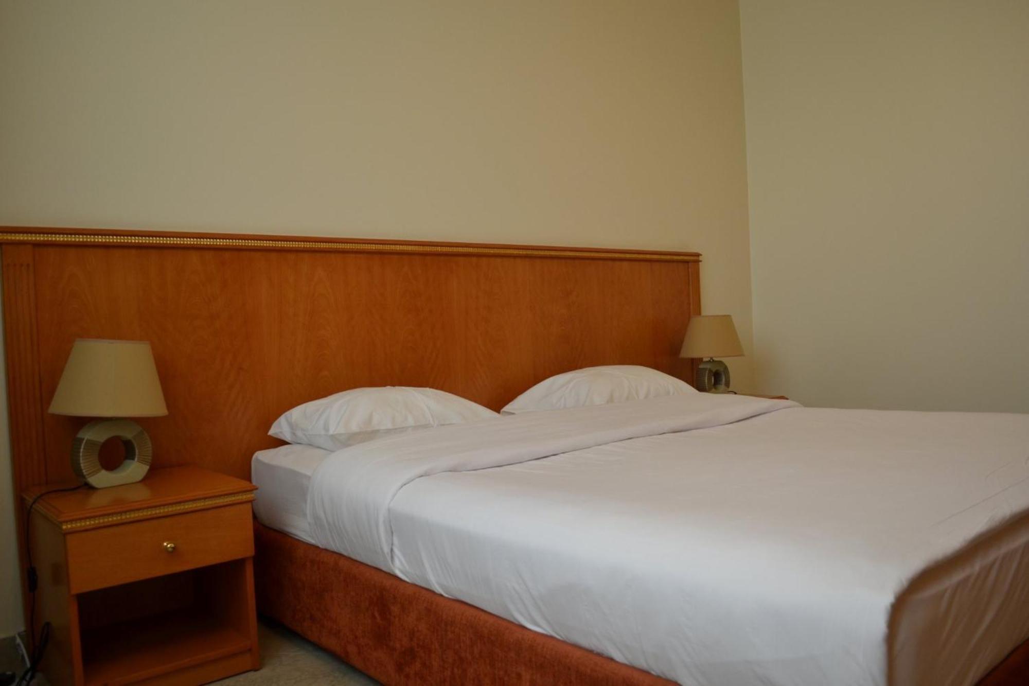 Abu Dhabi Plaza Hotel Apartments Dış mekan fotoğraf