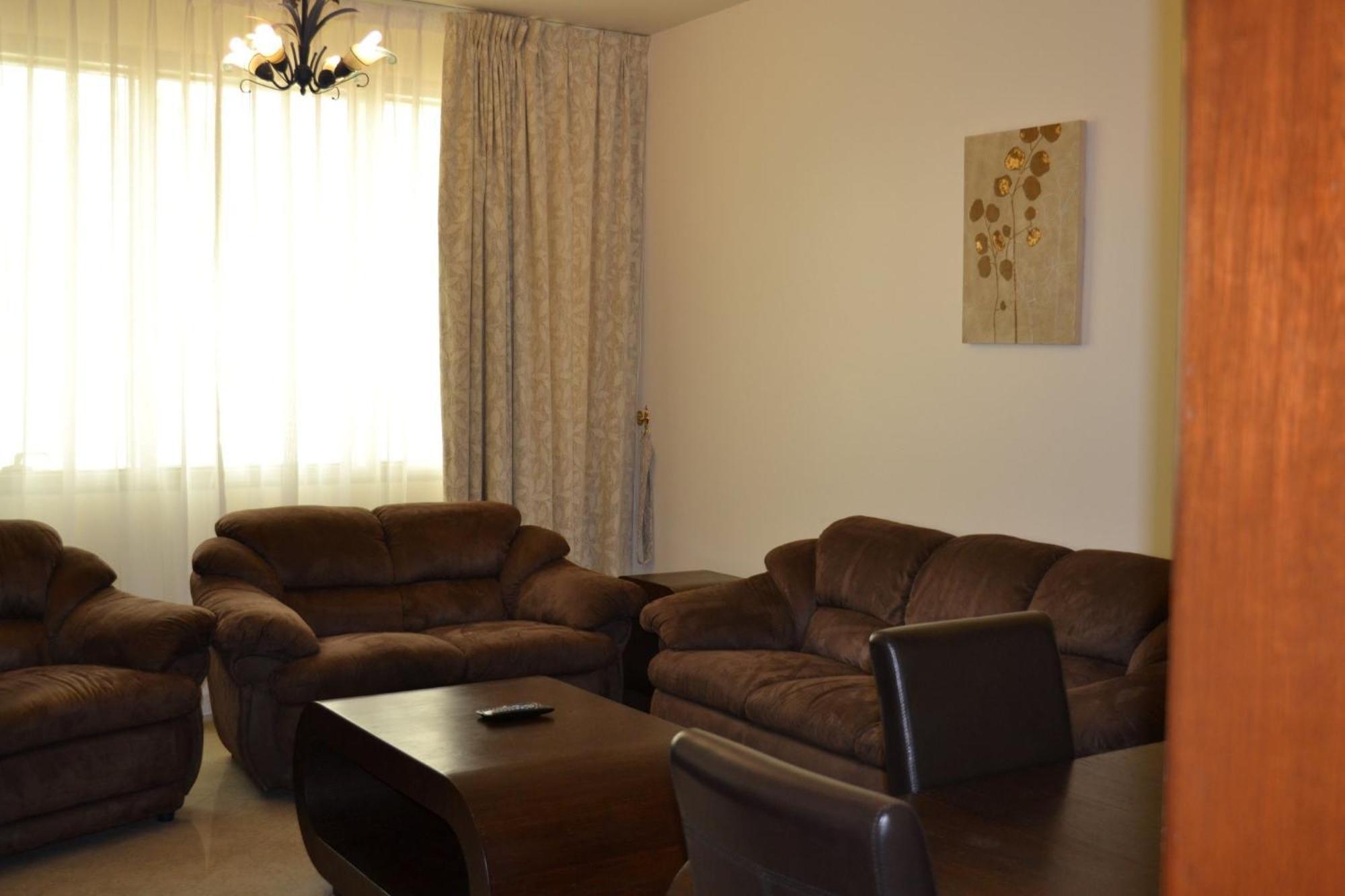 Abu Dhabi Plaza Hotel Apartments Dış mekan fotoğraf